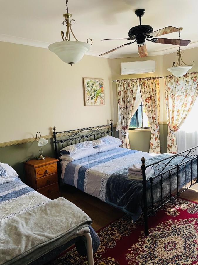 Golden Lace B&B Sarina Exterior photo